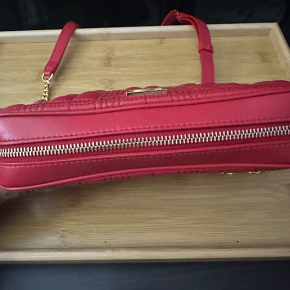 ♥️‼️Burberry Lola Small Quilted Shoulder Bag in color red! - Picture 3 of 9